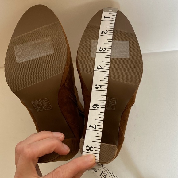 Suede cognac heel ankle fall women’s booties NWOT - Picture 7 of 10